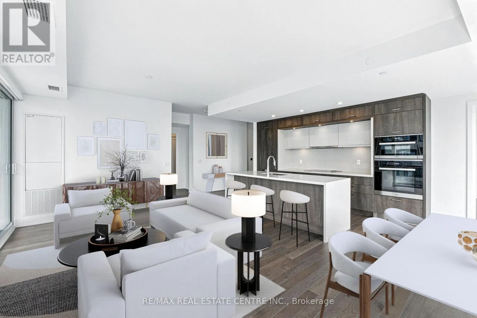 2013 - 470 FRONT STREET W