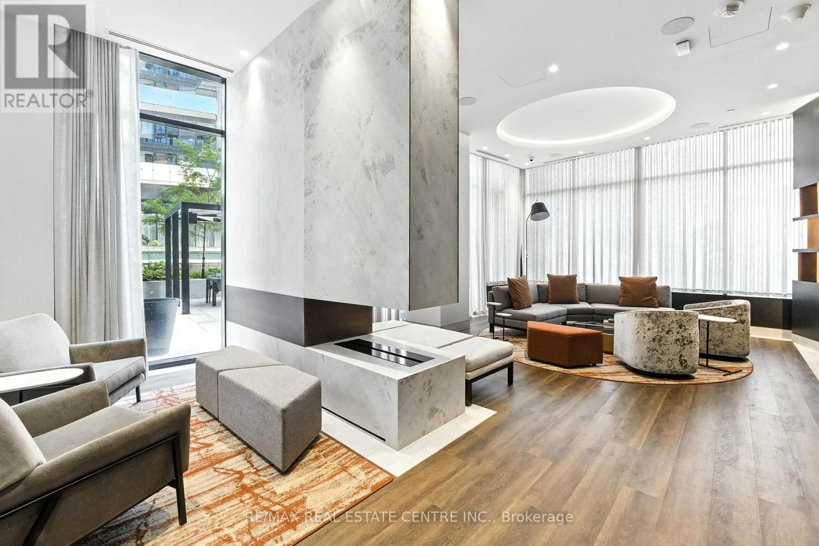 2013 - 470 FRONT STREET W