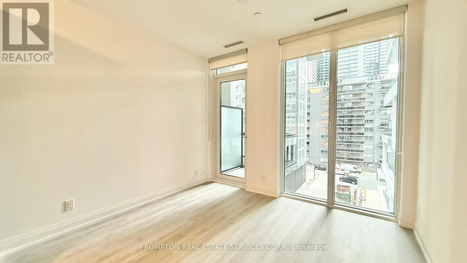 421 - 65 BROADWAY AVENUE