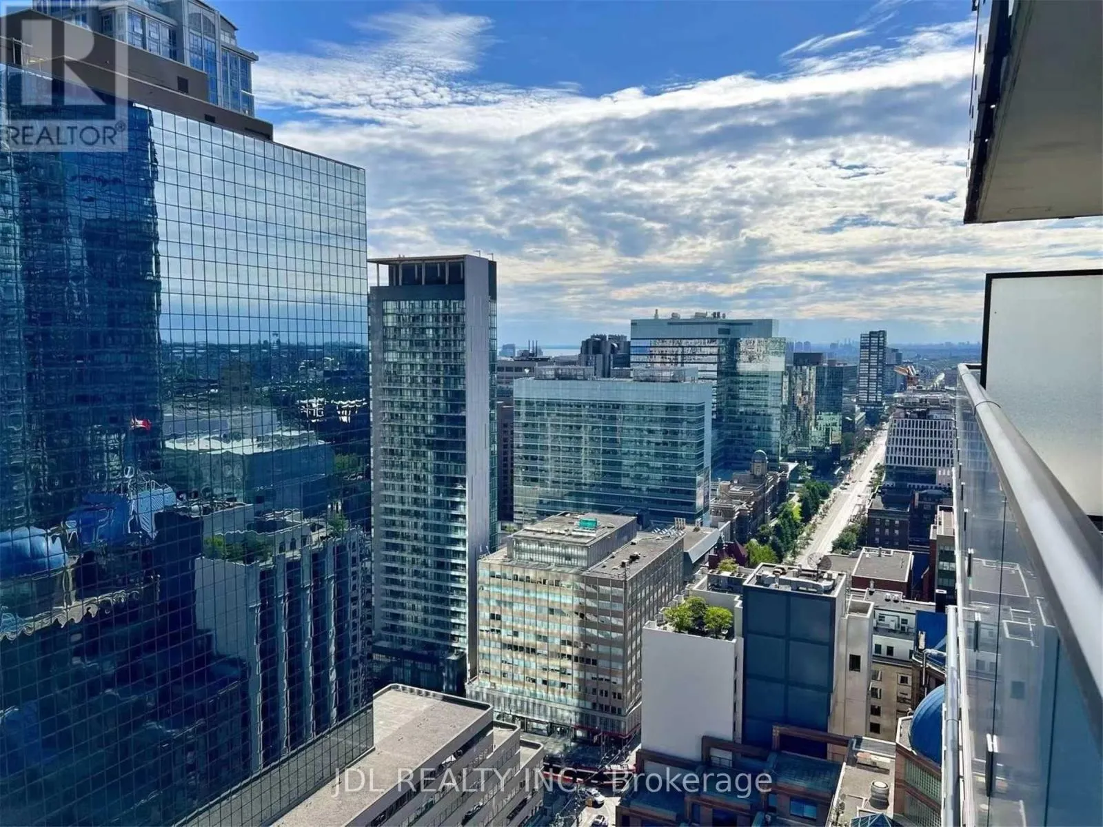 2801 - 15 GRENVILLE STREET