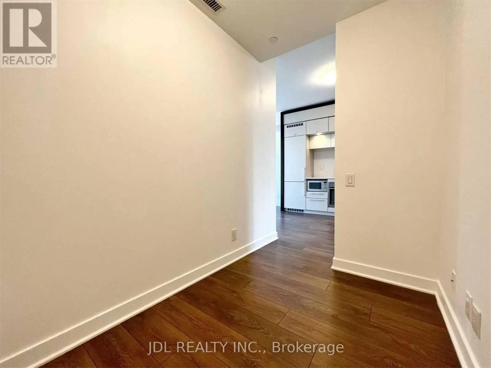 2801 - 15 GRENVILLE STREET