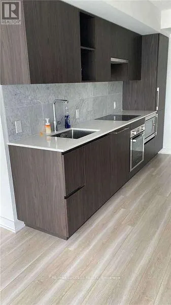 2905 - 17 BATHURST STREET