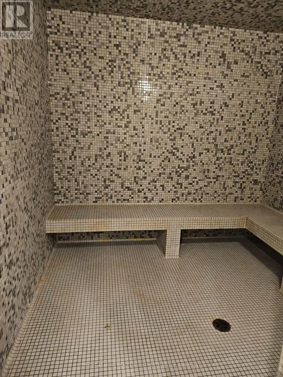 1016 - 320 RICHMOND STREET E