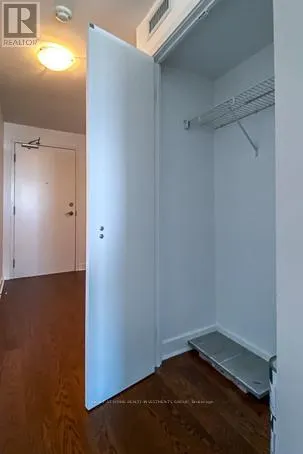 1016 - 320 RICHMOND STREET E