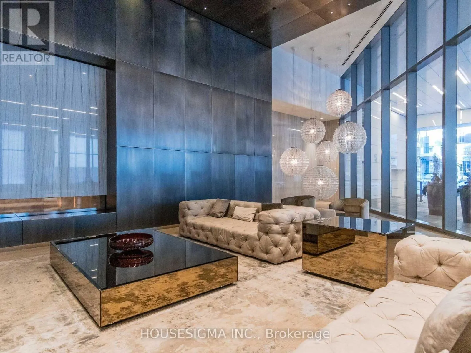 4302 - 88 HARBOUR STREET