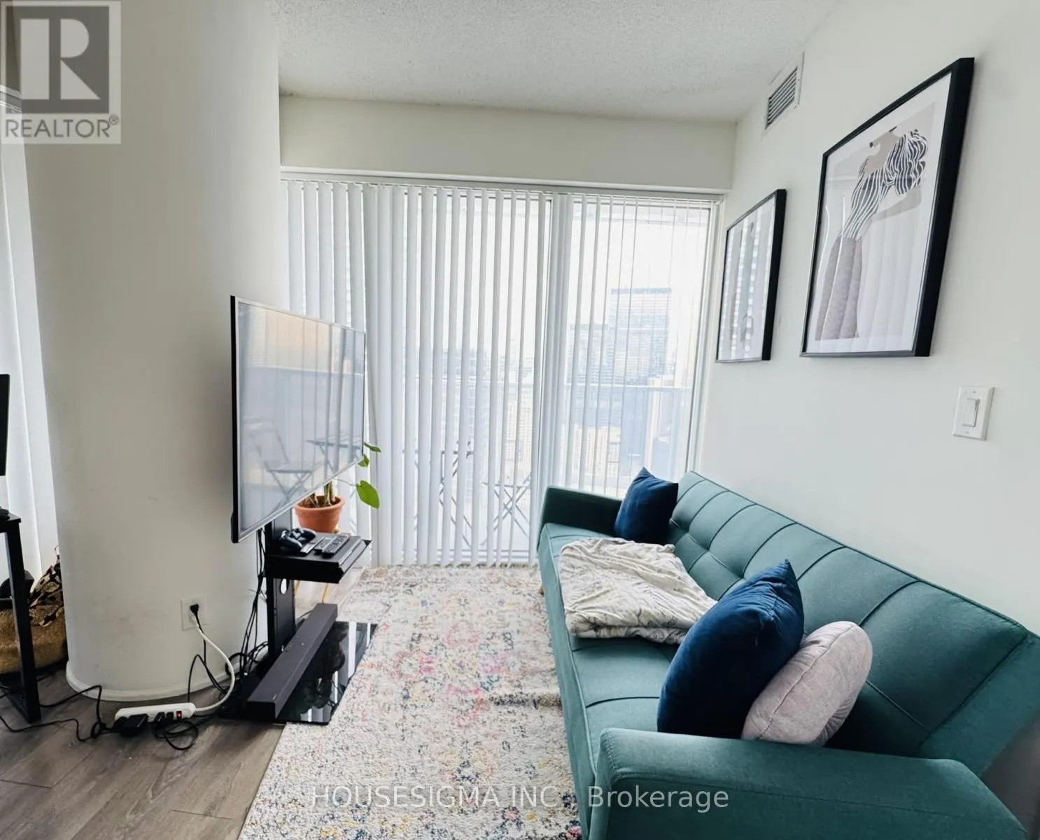 4302 - 88 HARBOUR STREET