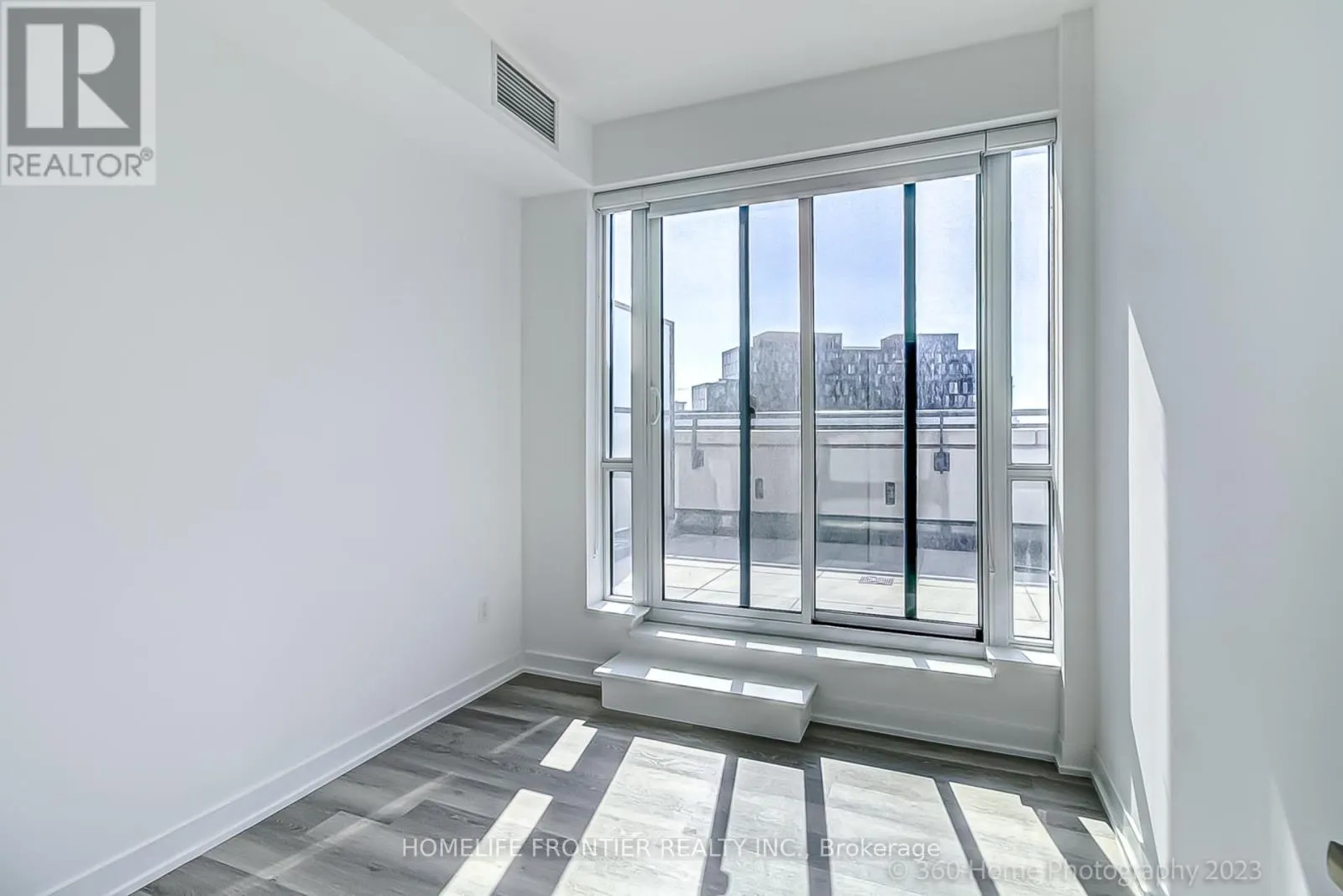 731 - 31 TIPPETT ROAD