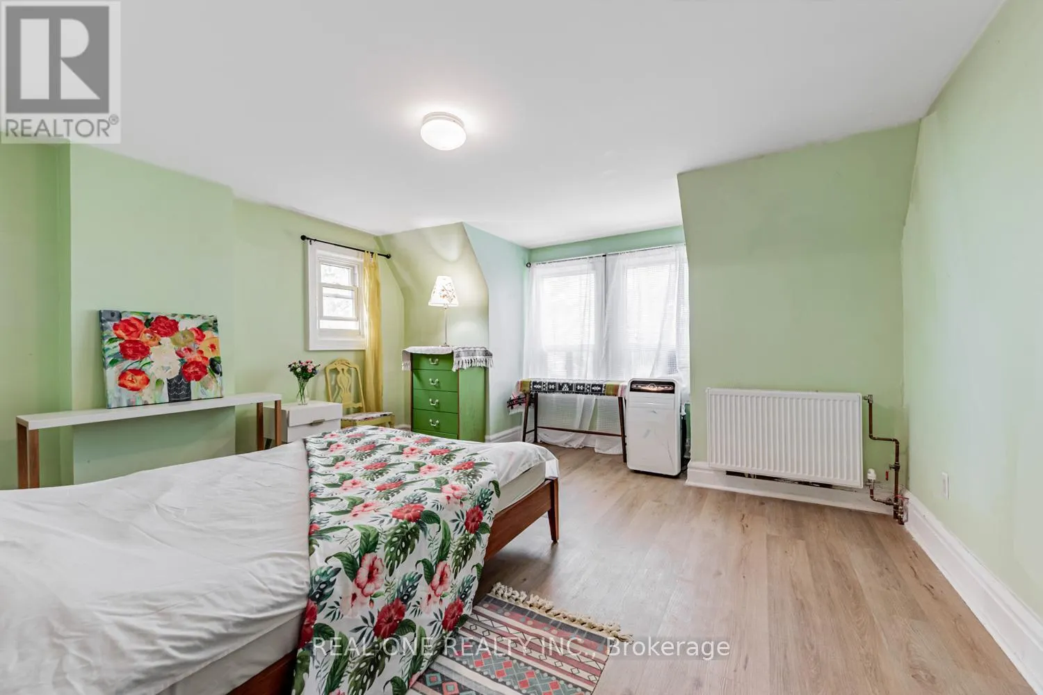 97 LIPPINCOTT STREET