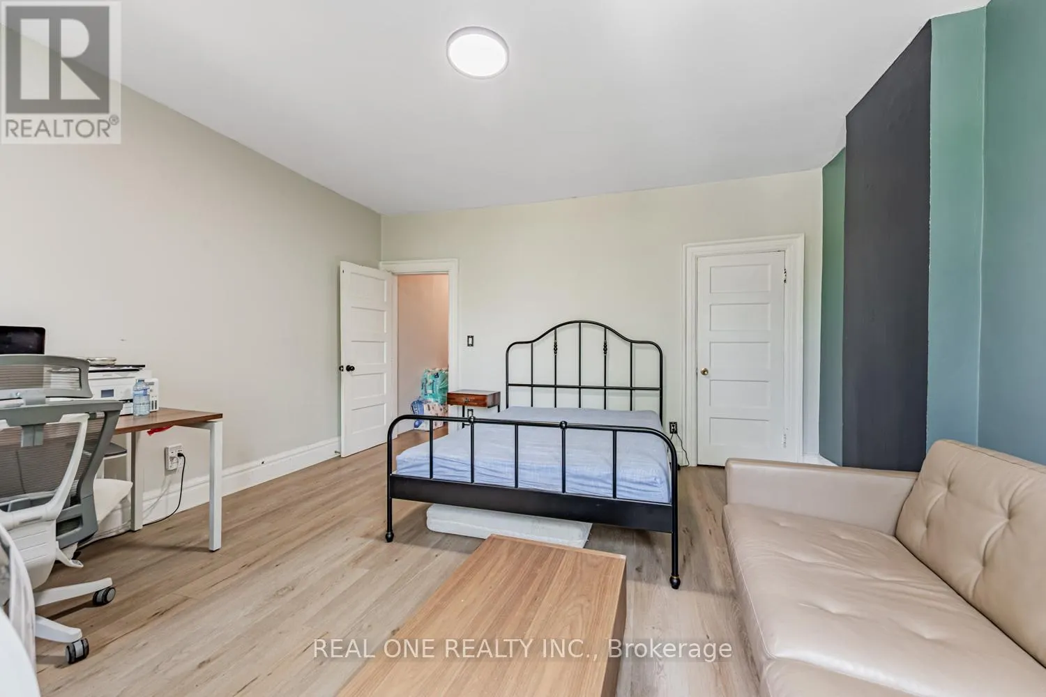 97 LIPPINCOTT STREET