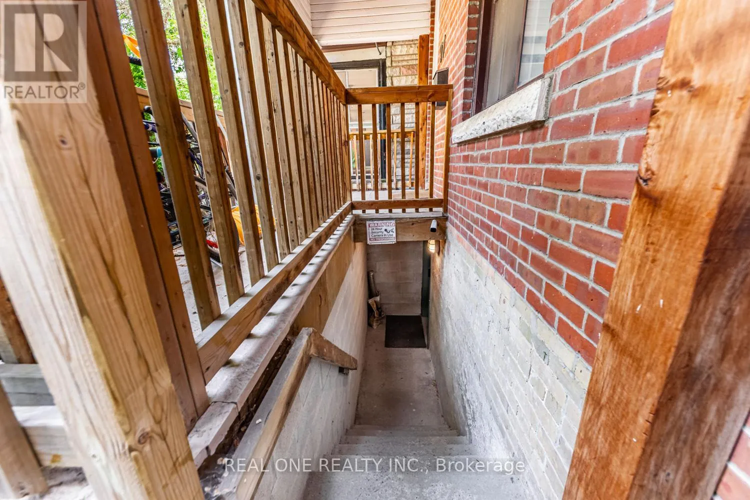 97 LIPPINCOTT STREET