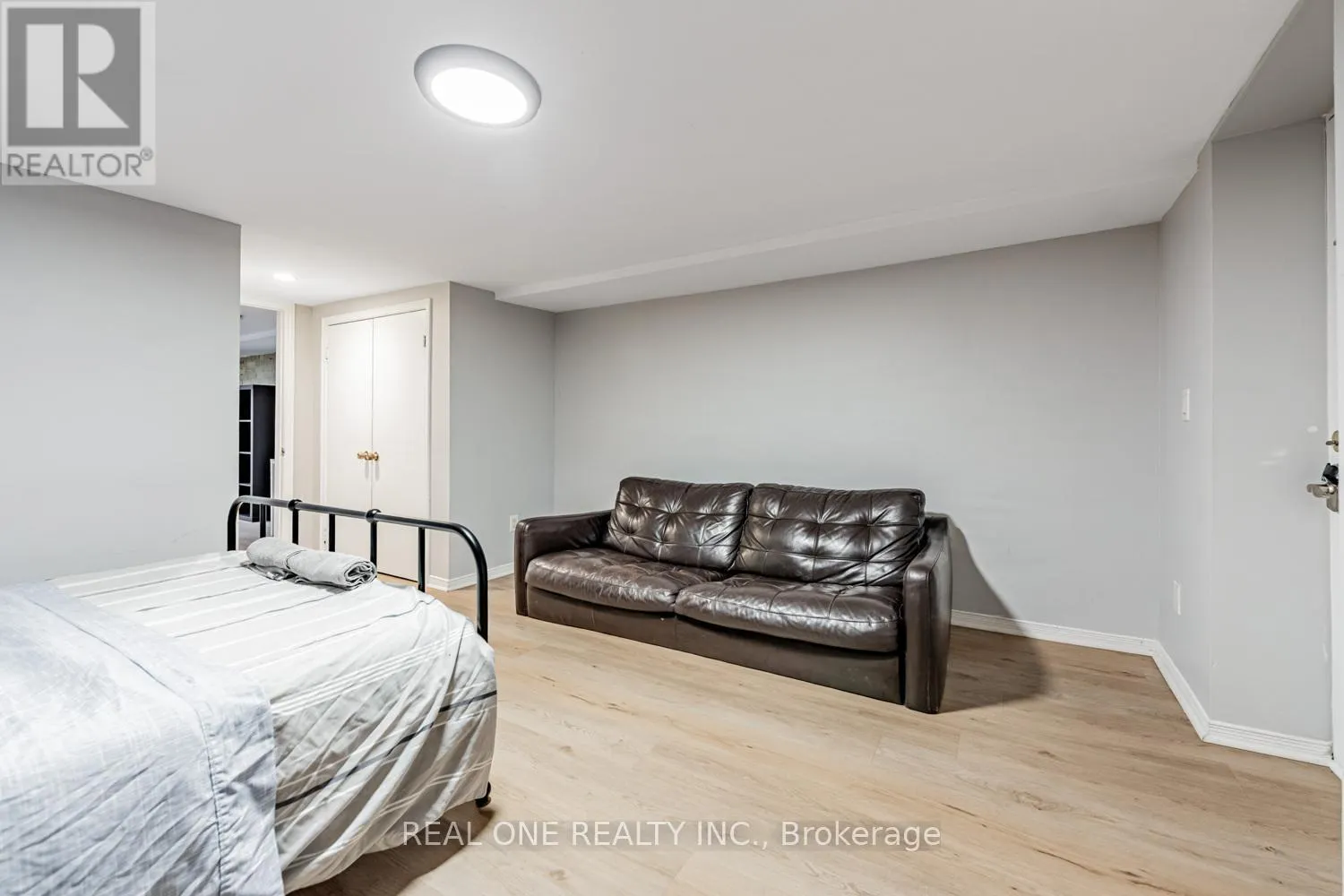 97 LIPPINCOTT STREET