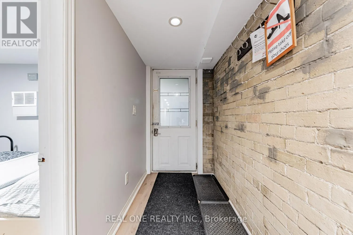 97 LIPPINCOTT STREET