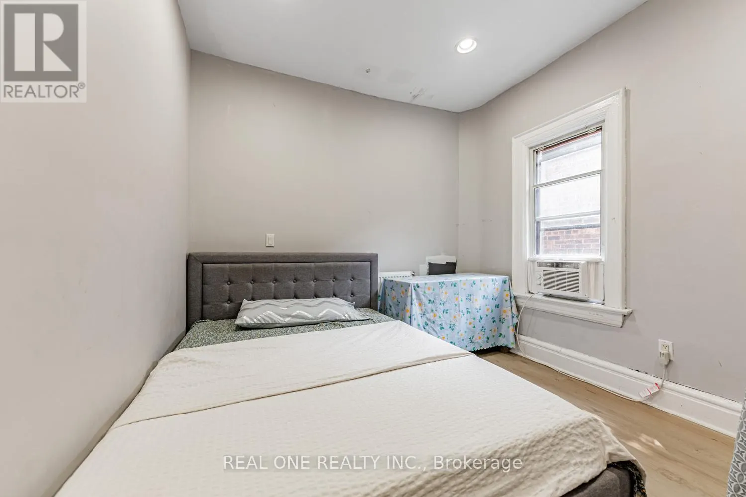 97 LIPPINCOTT STREET