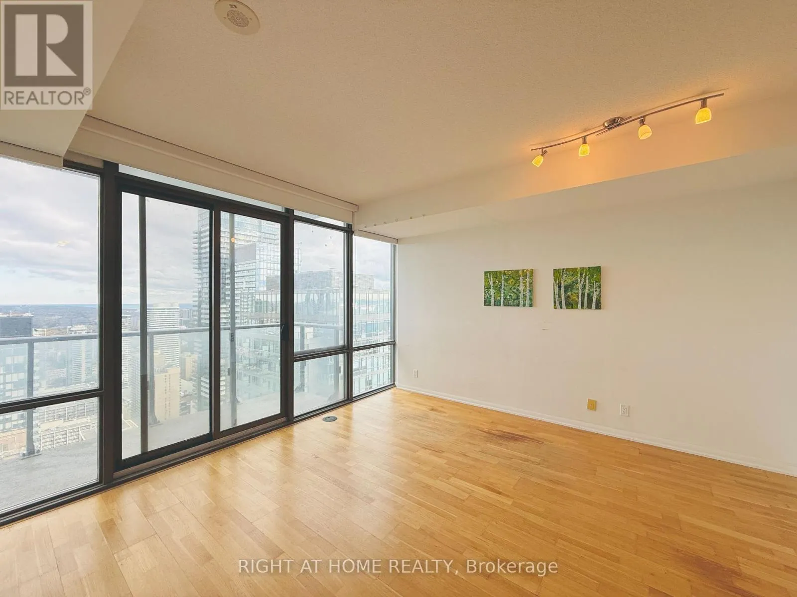 4506 - 832 BAY STREET