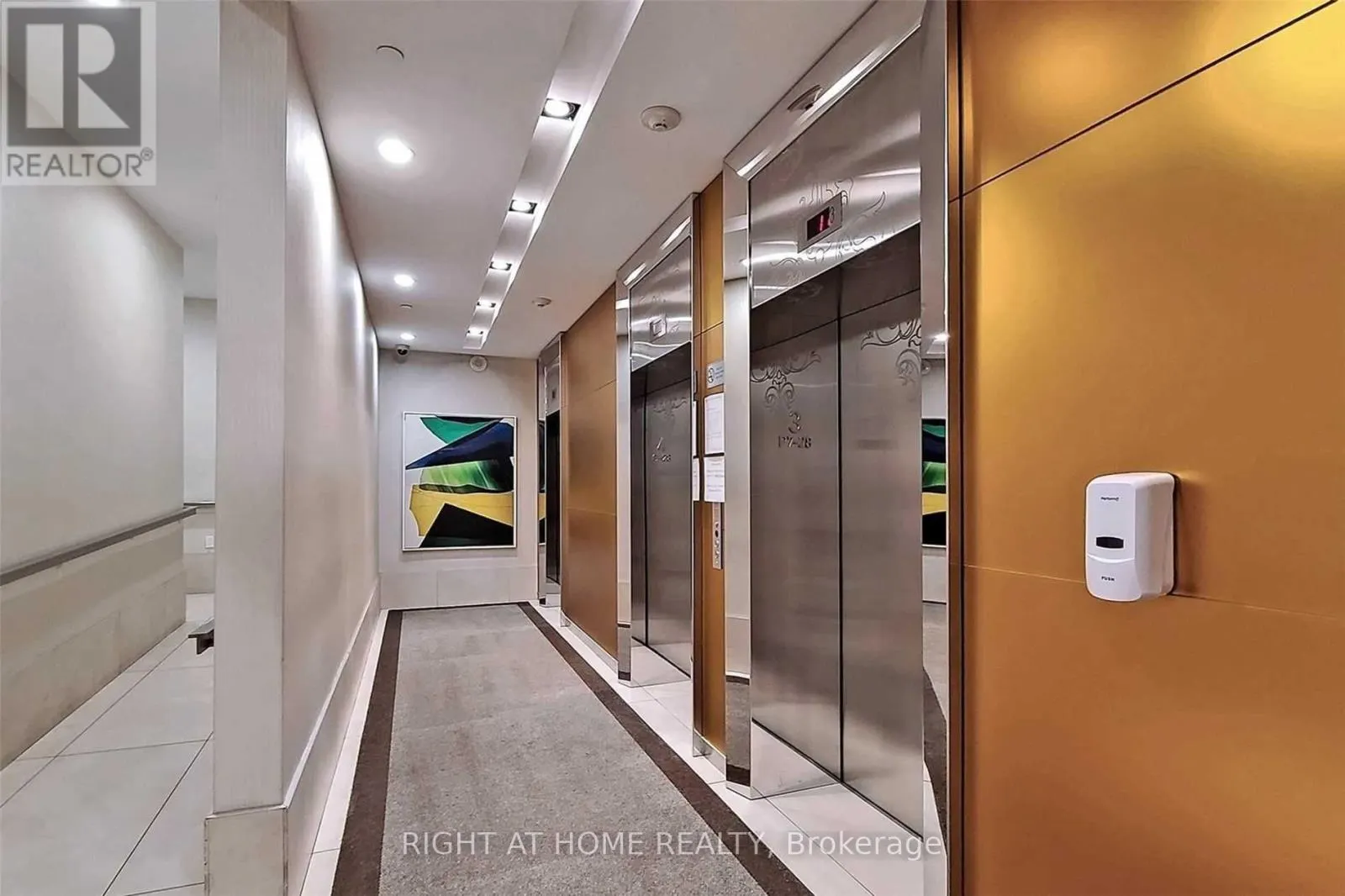 4506 - 832 BAY STREET