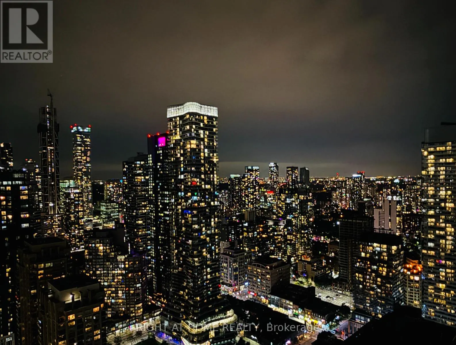 4506 - 832 BAY STREET