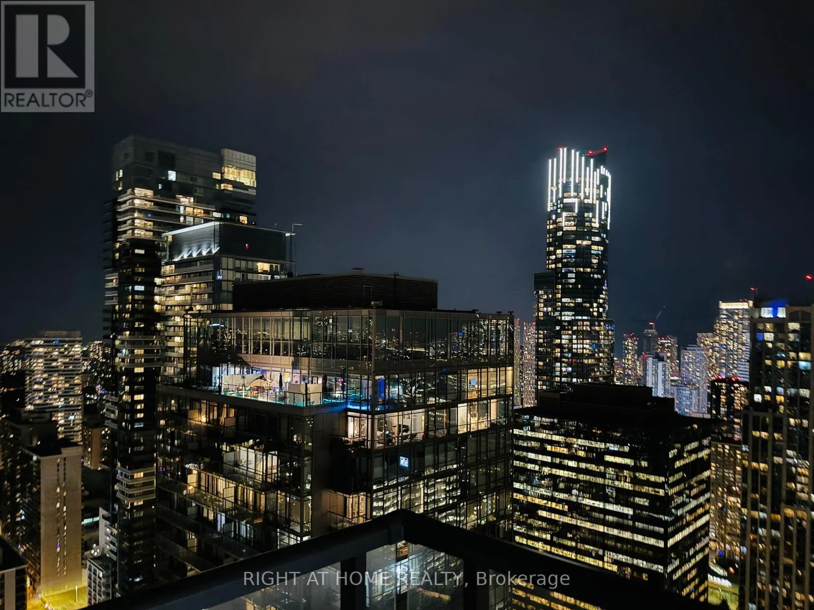 4506 - 832 BAY STREET