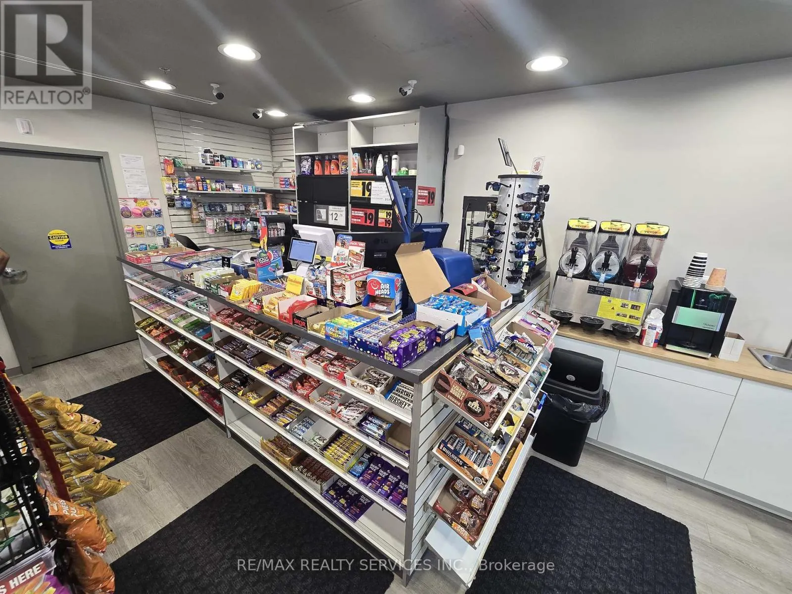 1490 BATHURST STREET