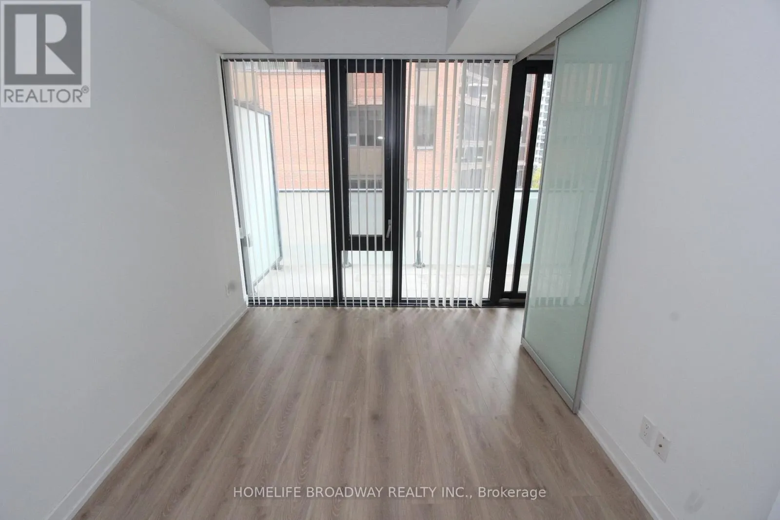 524 - 161 ROEHAMPTON AVENUE