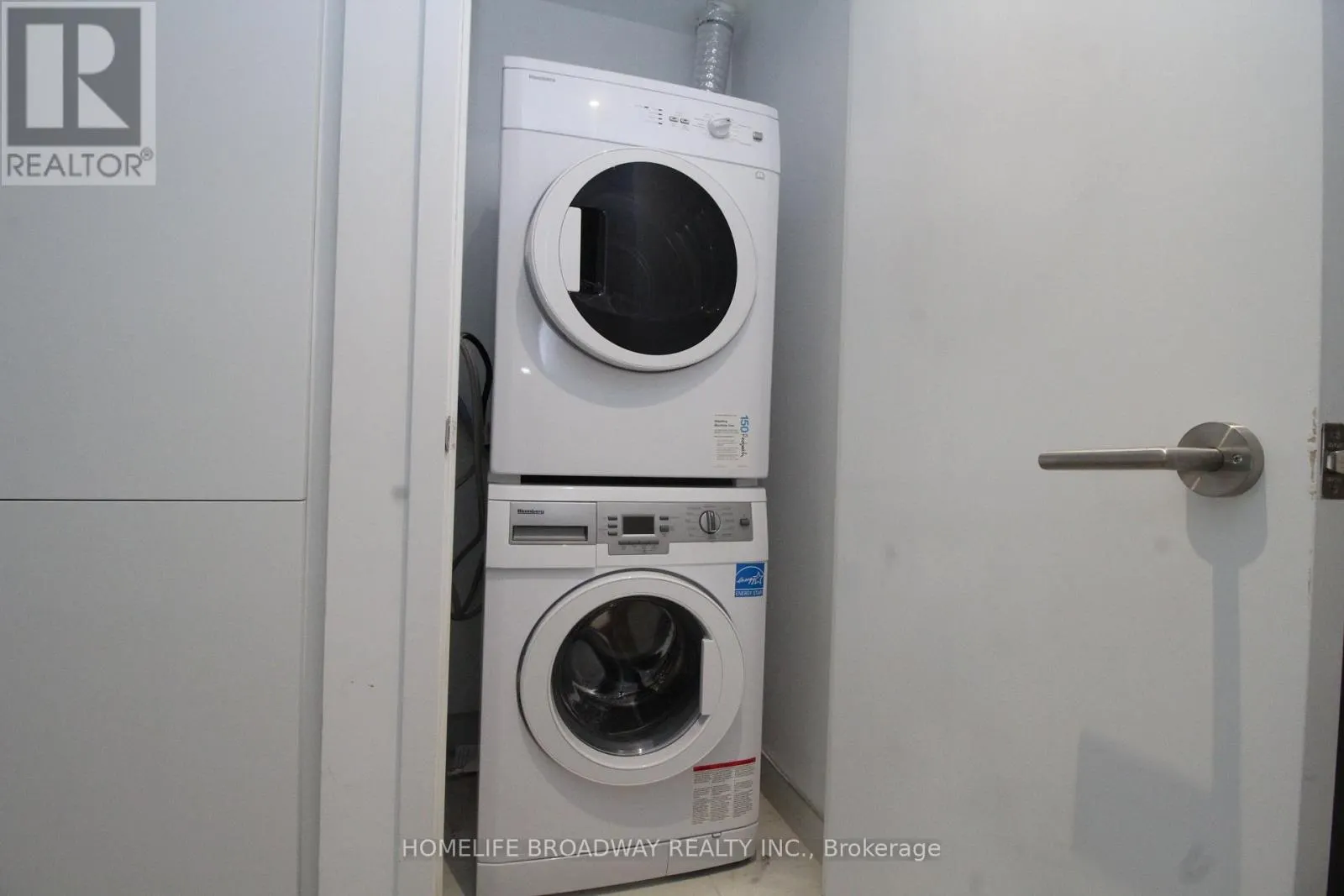 524 - 161 ROEHAMPTON AVENUE