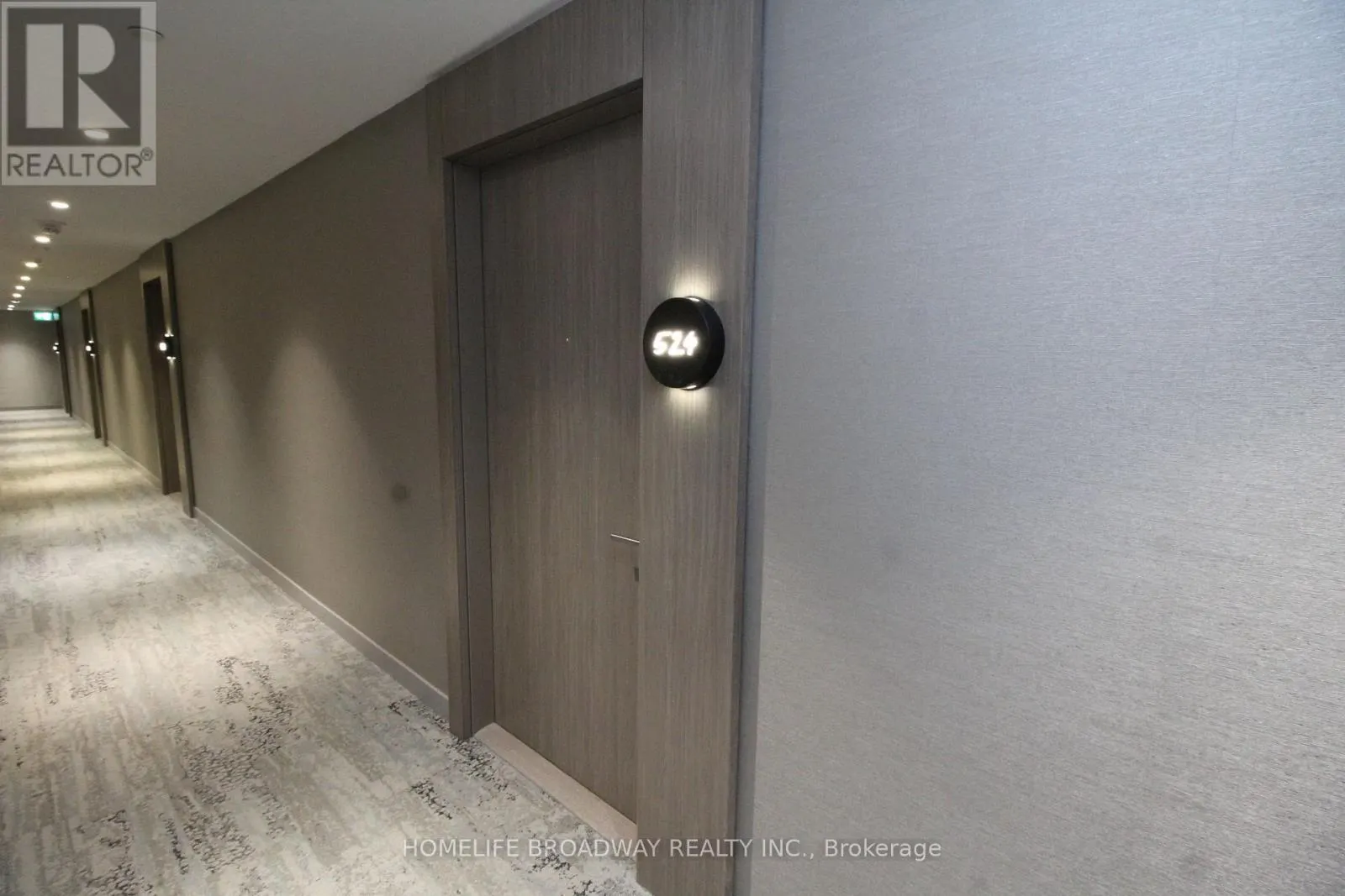 524 - 161 ROEHAMPTON AVENUE