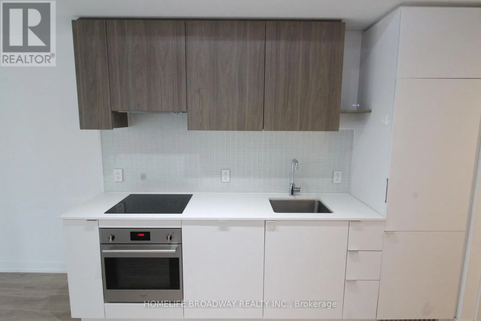 524 - 161 ROEHAMPTON AVENUE