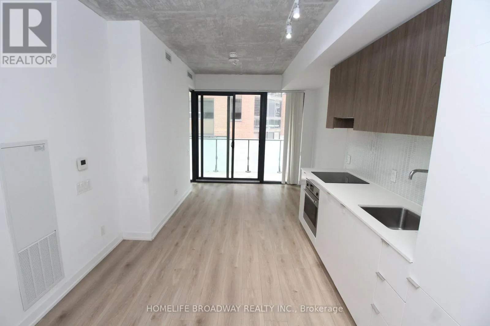 524 - 161 ROEHAMPTON AVENUE