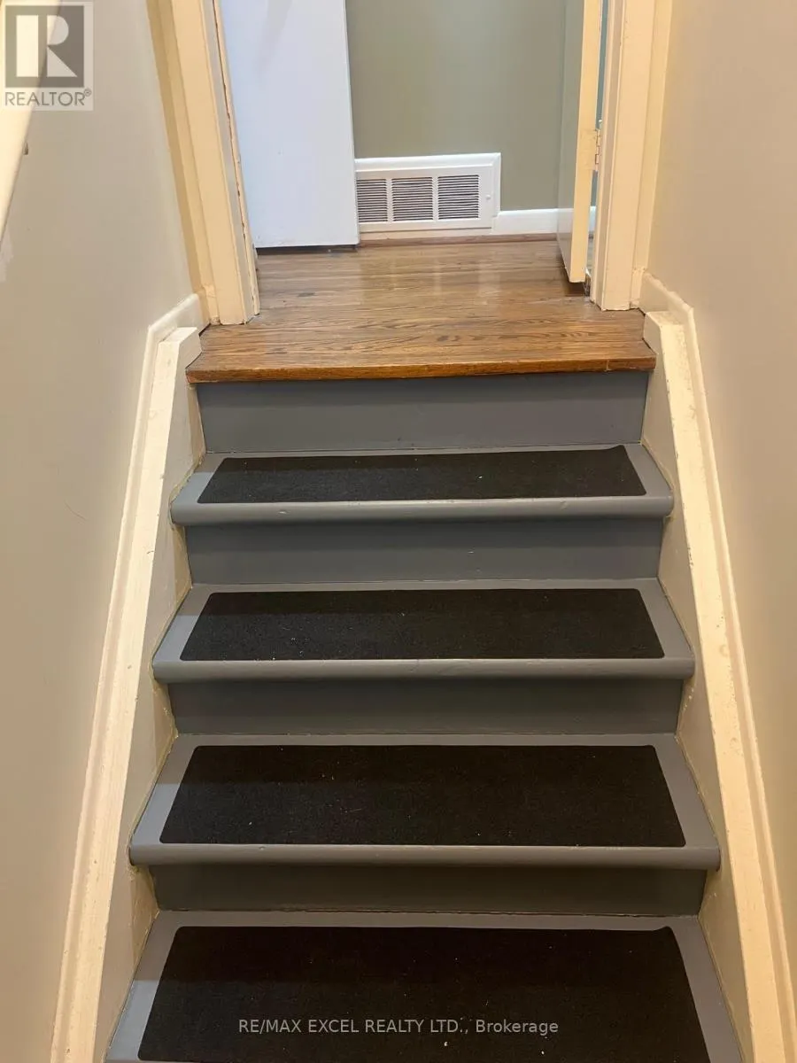 MAIN FL - 241 BURNETT AVENUE W