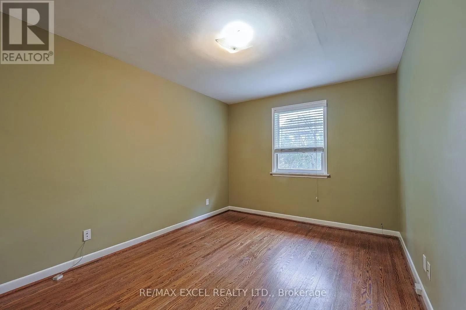 MAIN FL - 241 BURNETT AVENUE W