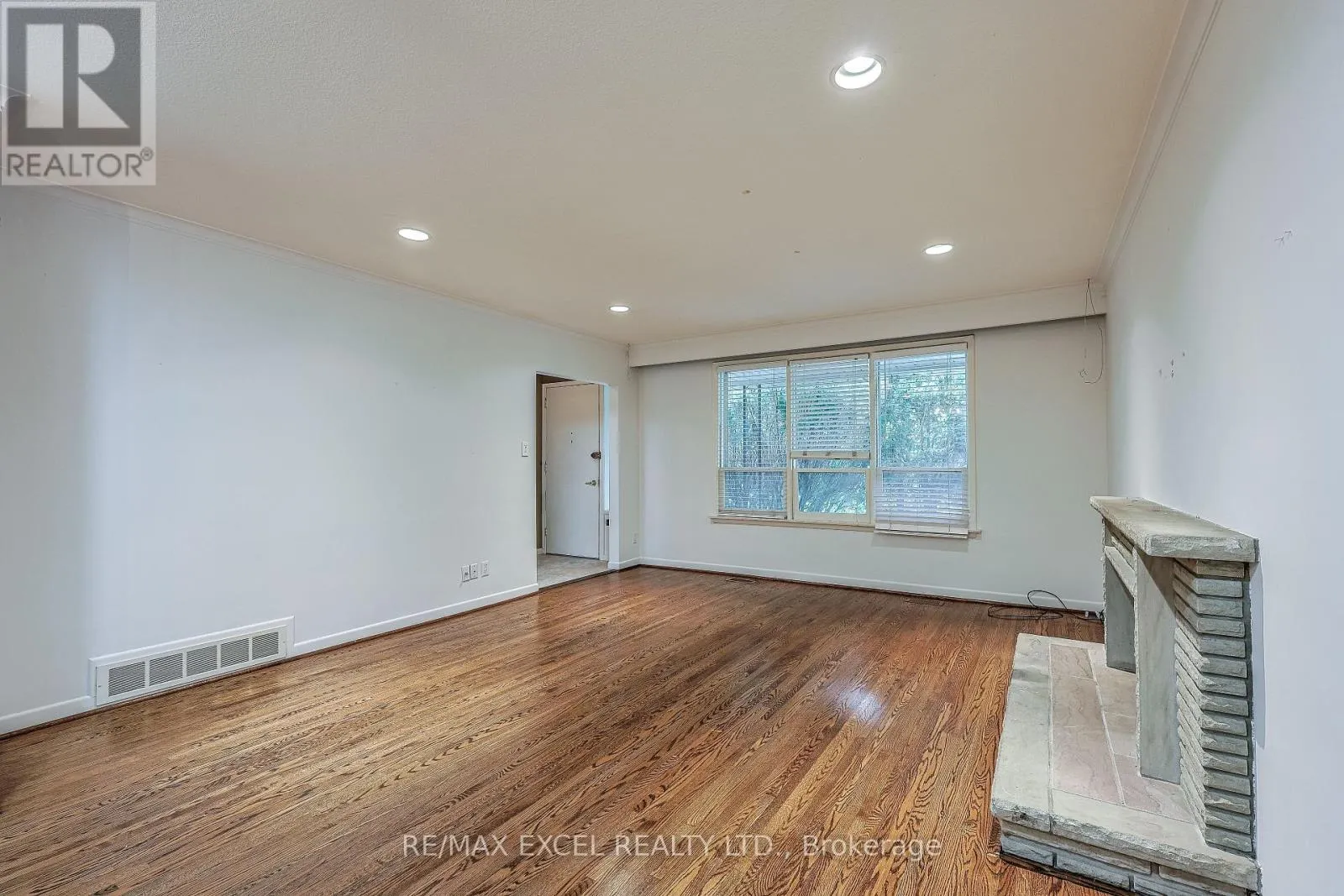 MAIN FL - 241 BURNETT AVENUE W