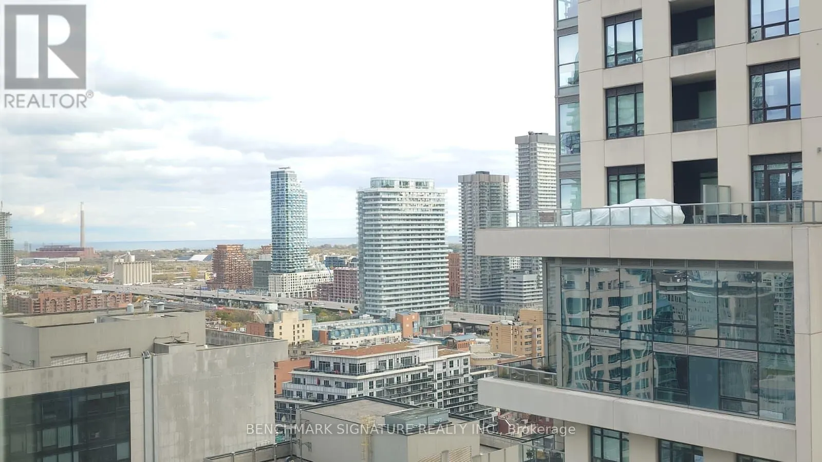 2104 - 7 KING STREET E