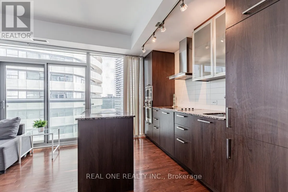 4710 - 12 YORK STREET