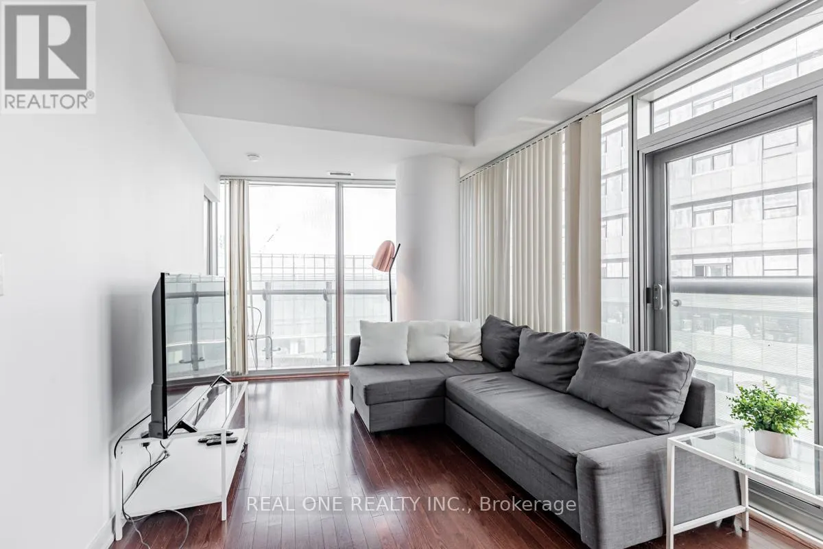 4710 - 12 YORK STREET