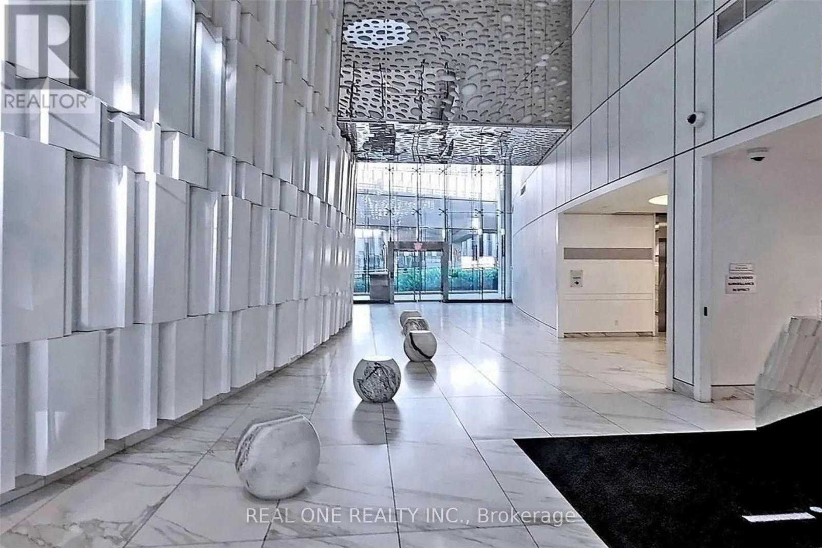 4710 - 12 YORK STREET