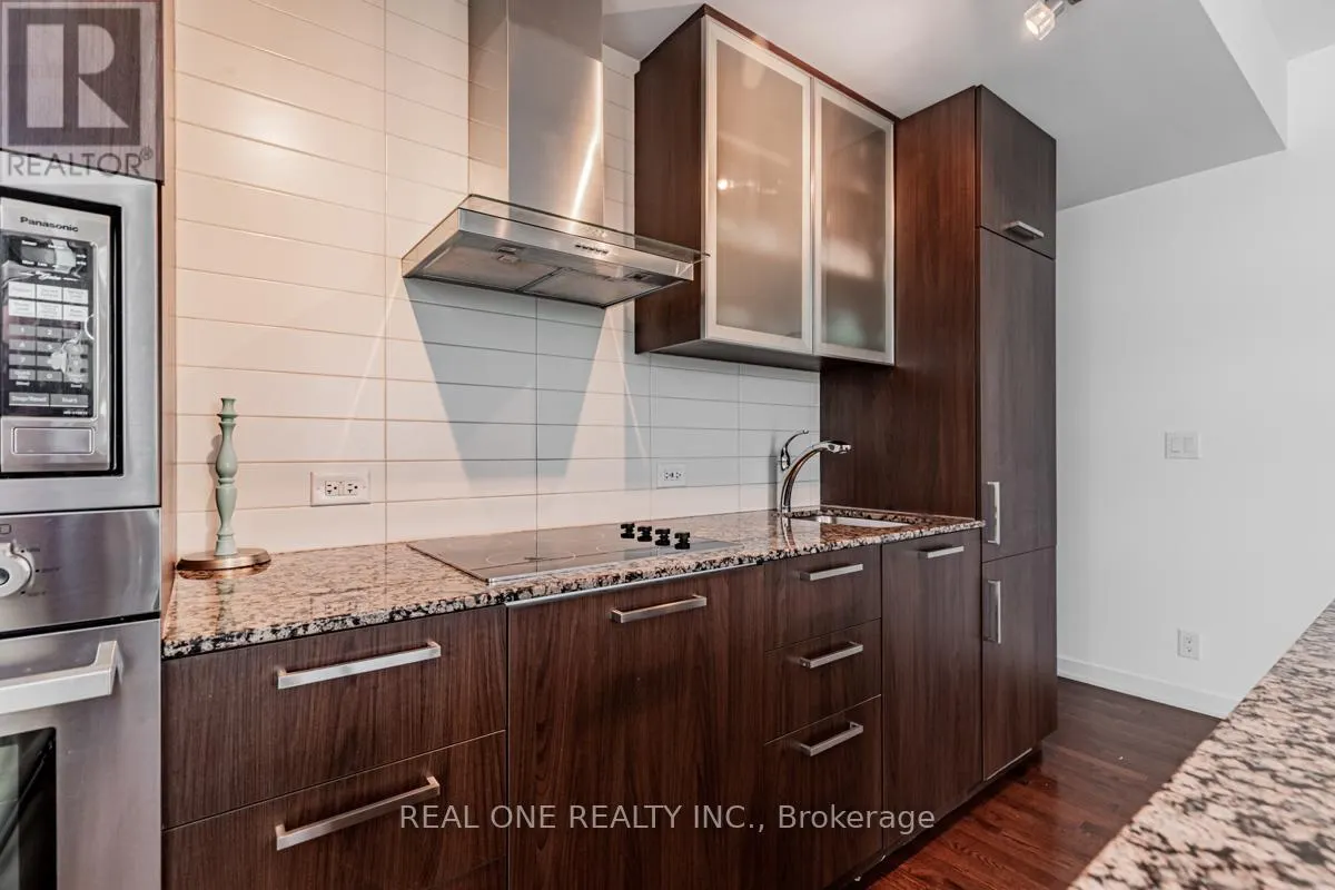 4710 - 12 YORK STREET