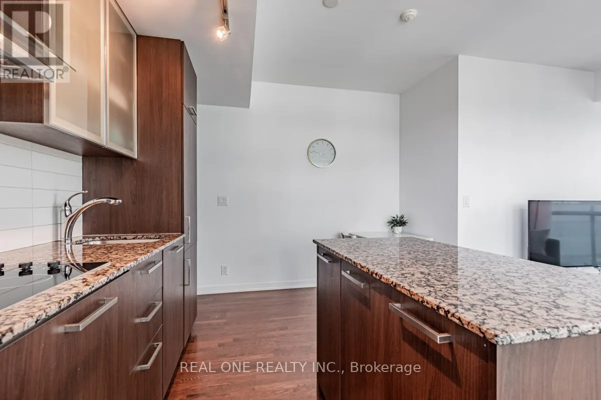 4710 - 12 YORK STREET