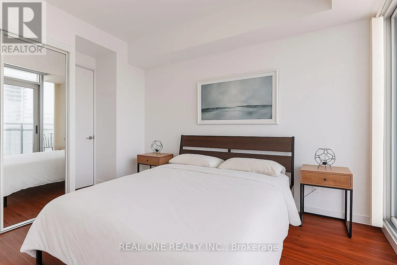 4710 - 12 YORK STREET