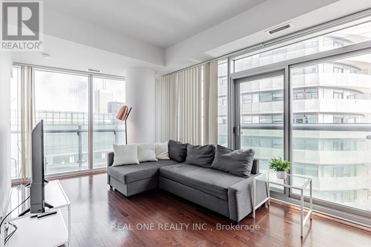 4710 - 12 YORK STREET