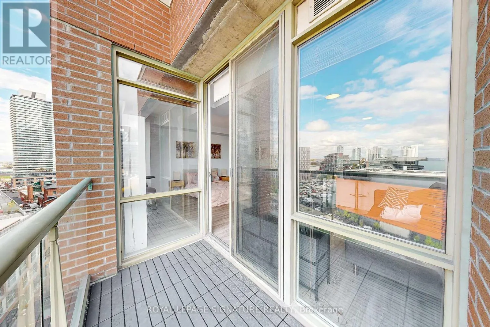 1205 - 39 PARLIAMENT STREET