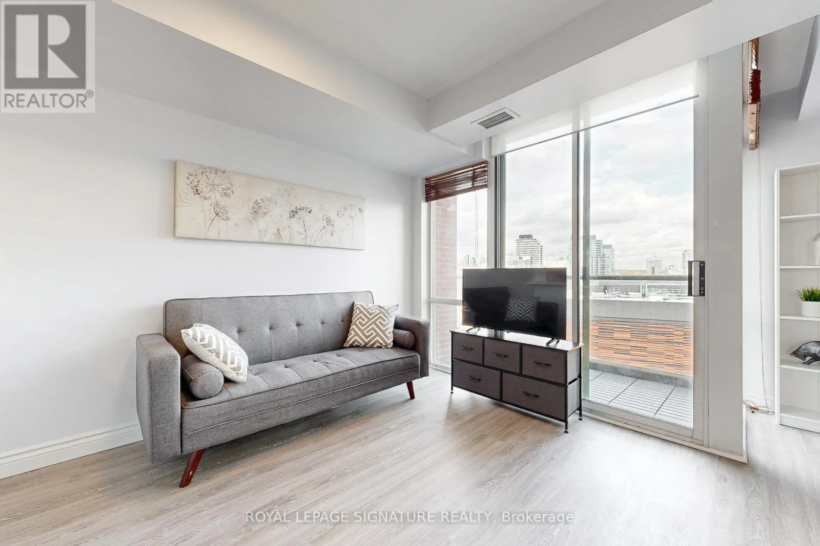 1205 - 39 PARLIAMENT STREET