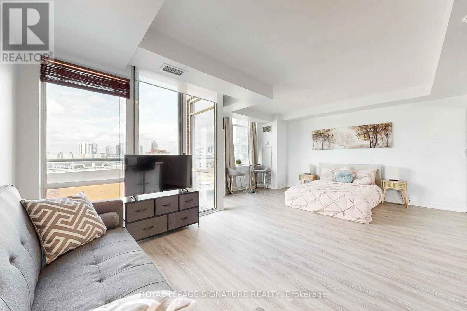 1205 - 39 PARLIAMENT STREET