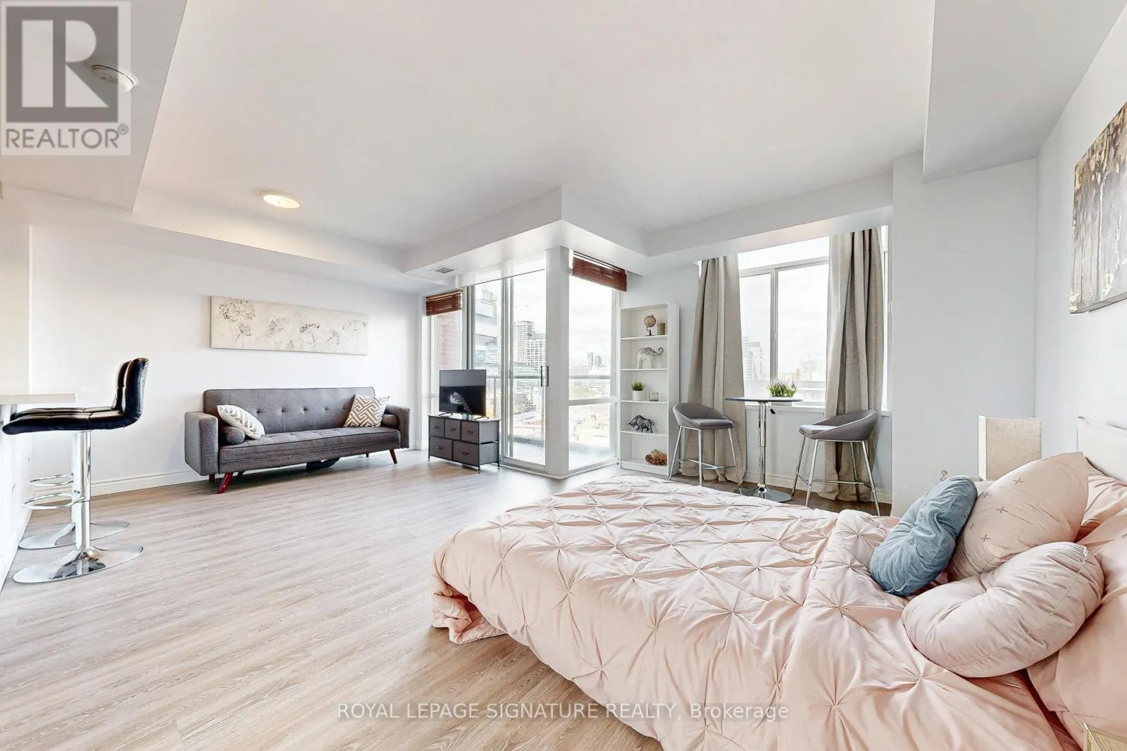 1205 - 39 PARLIAMENT STREET