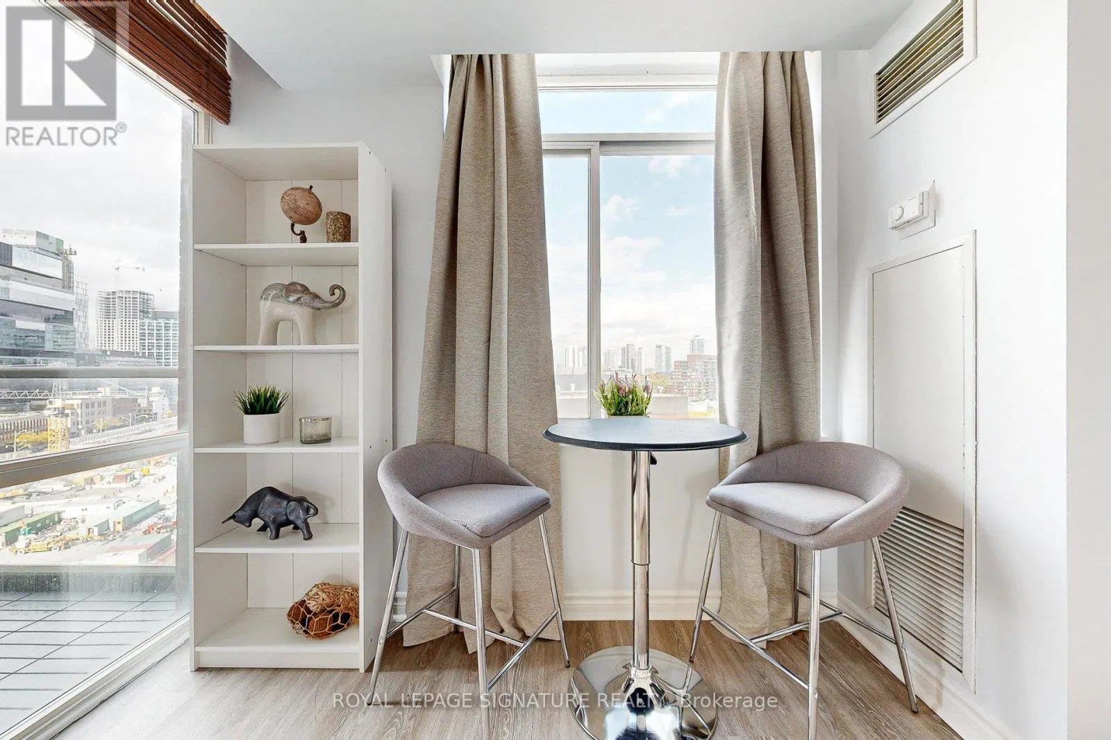 1205 - 39 PARLIAMENT STREET