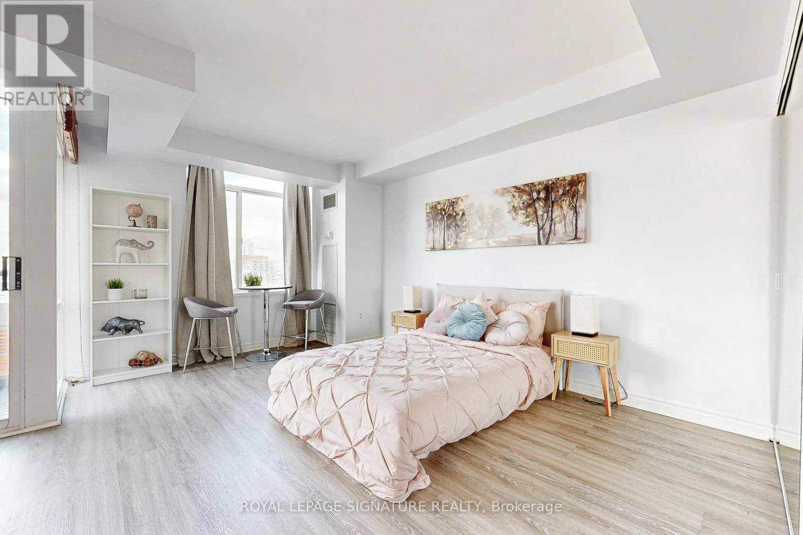 1205 - 39 PARLIAMENT STREET