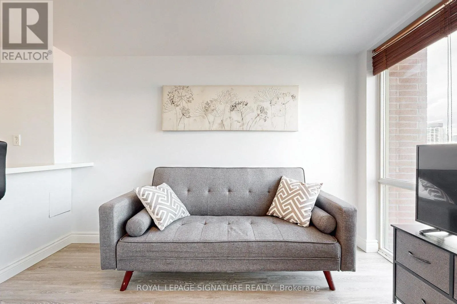 1205 - 39 PARLIAMENT STREET