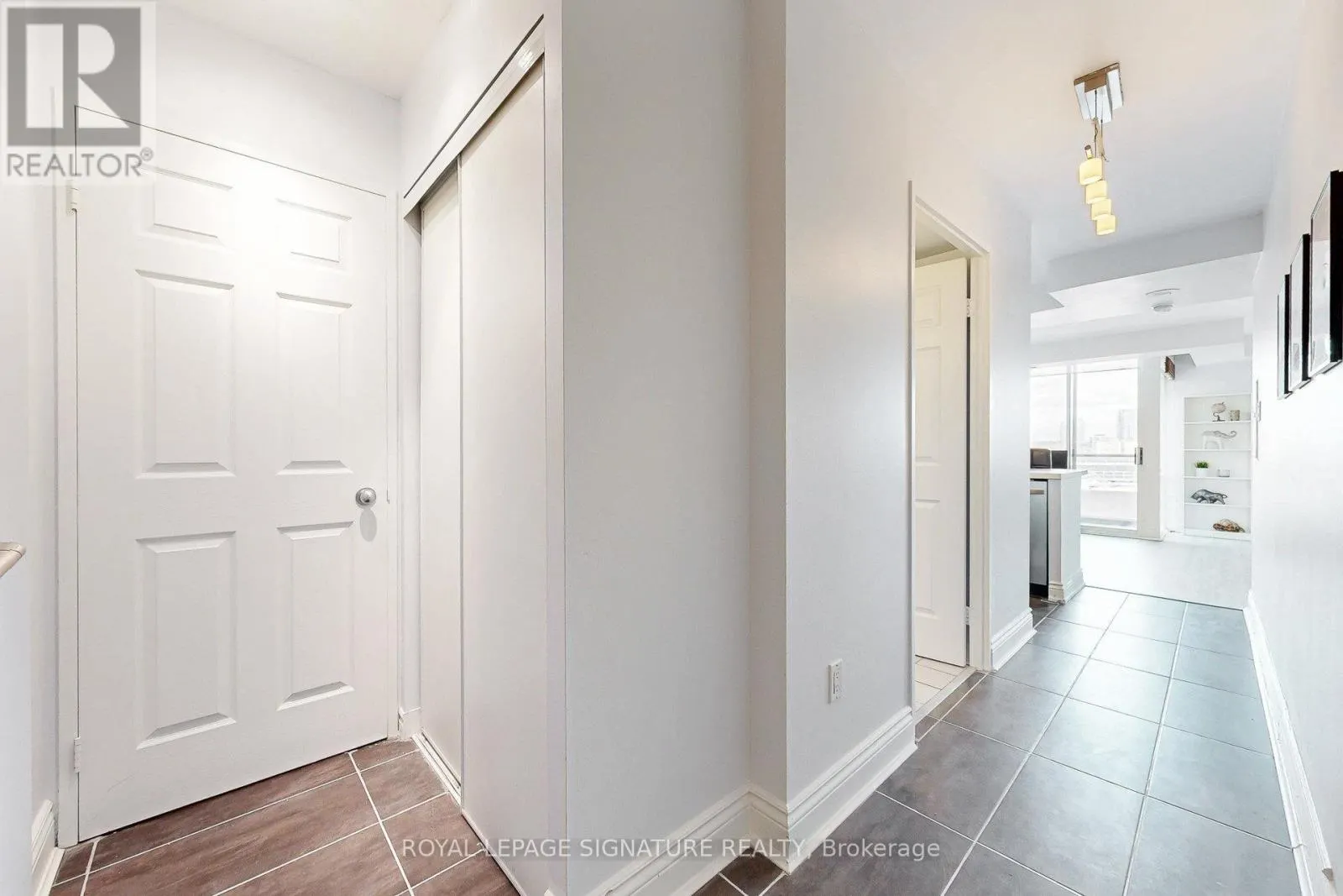 1205 - 39 PARLIAMENT STREET