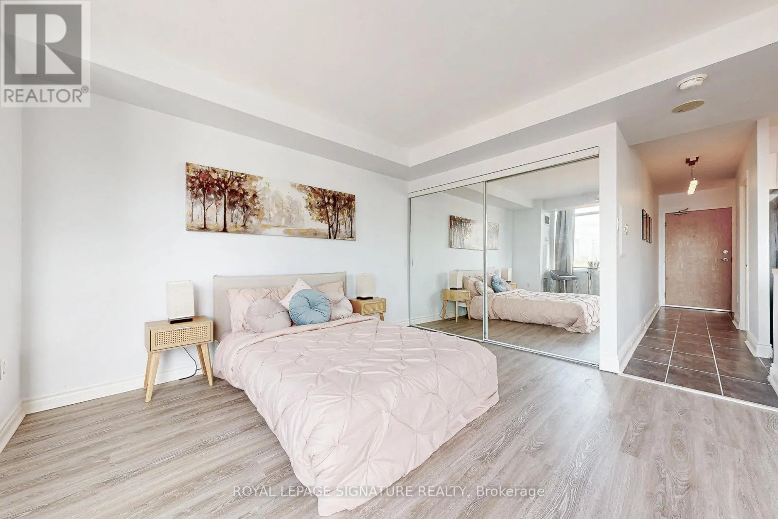 1205 - 39 PARLIAMENT STREET