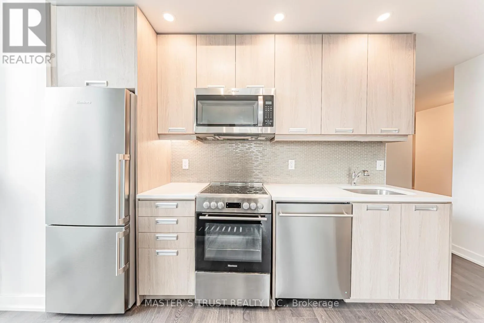 3004 - 99 JOHN STREET