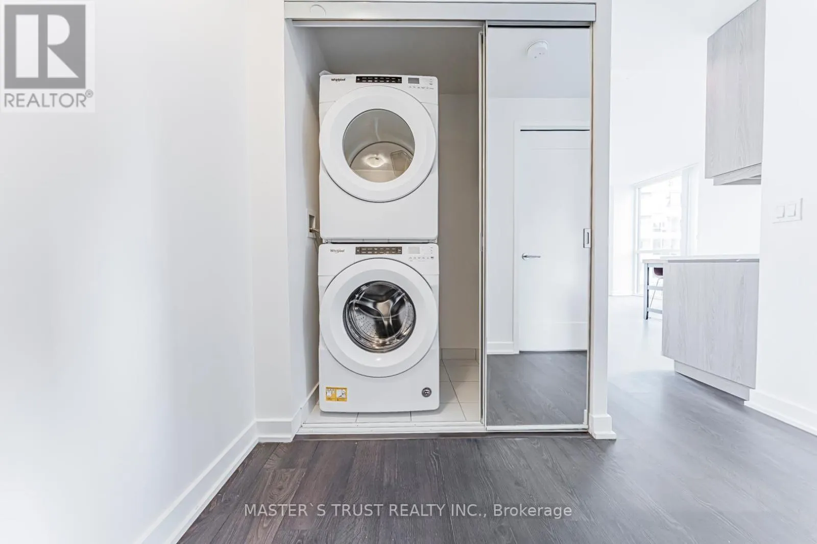 3004 - 99 JOHN STREET