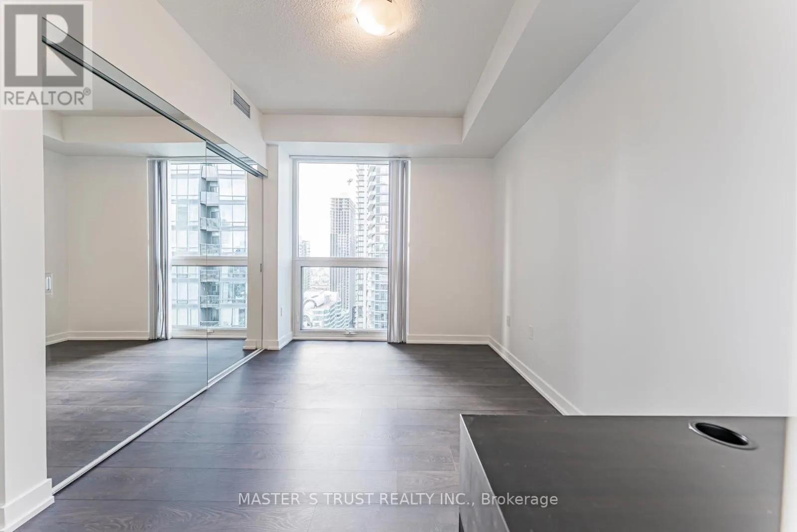 3004 - 99 JOHN STREET